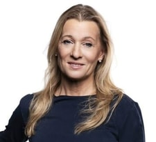 a person with blonde hair